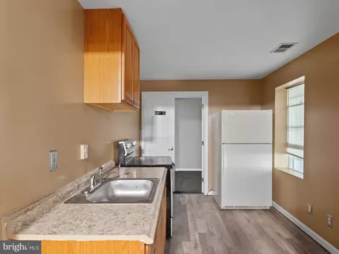 Entry Way - 9320 Creekview Dr, Laurel, MD 20708 photo 3 of 3