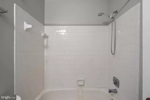 Bath - 14122 Oakpointe Dr, Laurel, MD 20707 photo 3 of 6