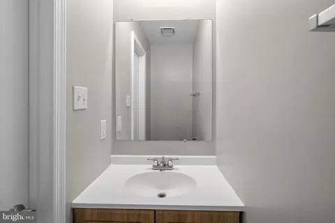 Bath - 14122 Oakpointe Dr, Laurel, MD 20707 photo 1 of 6