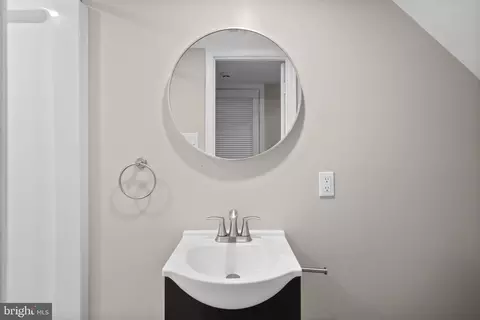 Bath - 14122 Oakpointe Dr, Laurel, MD 20707 photo 5 of 6