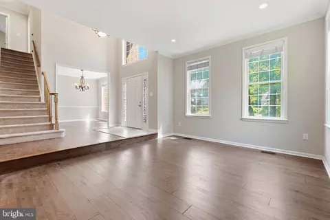 Living - 12106 Quick Fox Ln, Bowie, MD 20720 photo 4 of 10