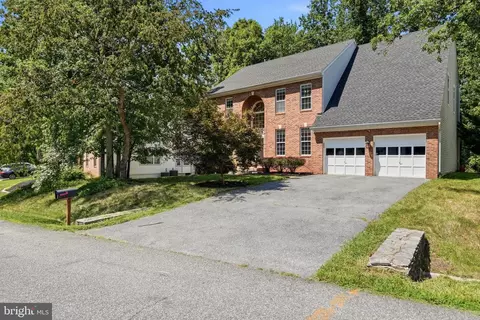 Exterior - 12106 Quick Fox Ln, Bowie, MD 20720 photo 12 of 12