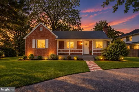 12814 Peace Dr, Fort Washington, MD 20744