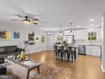 Entry Way - 6811 Eilerson St, Clinton, MD 20735 photo 6 of 10