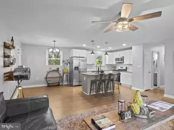 Entry Way - 6811 Eilerson St, Clinton, MD 20735 photo 4 of 10