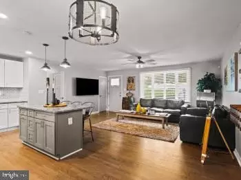 Entry Way - 6811 Eilerson St, Clinton, MD 20735 photo 5 of 10