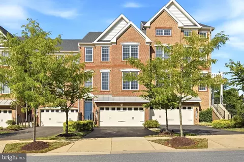 4322 Thoroughbred Dr, Marlboro, MD 20772
