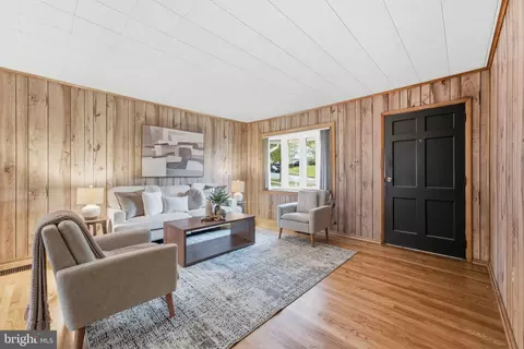Living - 5607 Haddon Dr, Lanham, MD 20706 photo 2 of 4