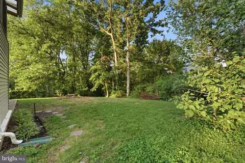Exterior - 5607 Haddon Dr, Lanham, MD 20706 photo 10 of 16