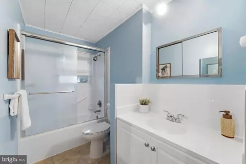Bath - 5607 Haddon Dr, Lanham, MD 20706 photo 1 of 6