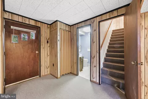 Entry Way - 5607 Haddon Dr, Lanham, MD 20706 photo 2 of 2