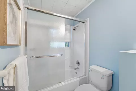 Bath - 5607 Haddon Dr, Lanham, MD 20706 photo 3 of 6