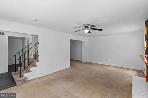 Living - 12000 Dove Cir, Laurel, MD 20708 photo 3 of 5