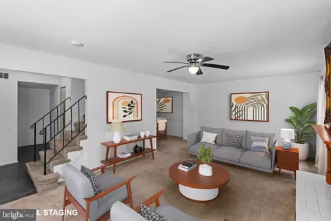 Living - 12000 Dove Cir, Laurel, MD 20708 photo 2 of 5