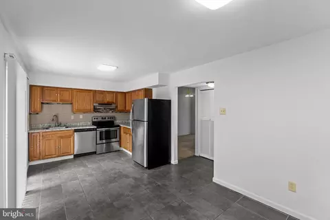 Entry Way - 12000 Dove Cir, Laurel, MD 20708 photo 1 of 3