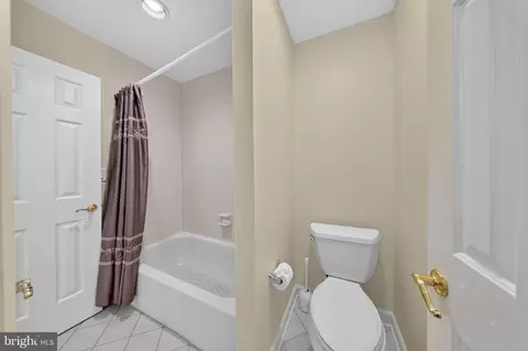 Bath - 13901 Mount Oak Ct, Bowie, MD 20721 photo 5 of 7