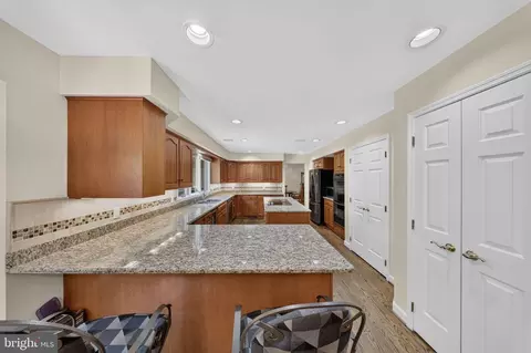 Kitchen - 13901 Mount Oak Ct, Bowie, MD 20721 photo 3 of 4