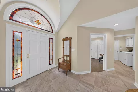 Entry Way - 13901 Mount Oak Ct, Bowie, MD 20721 photo 3 of 8