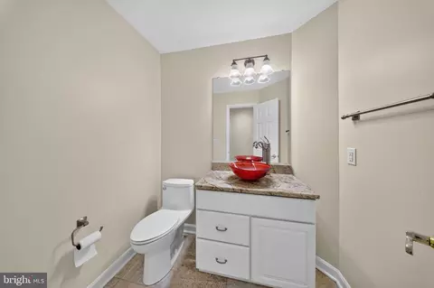 Bath - 13901 Mount Oak Ct, Bowie, MD 20721 photo 1 of 7