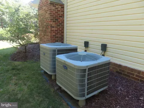 Exterior - 13901 Mount Oak Ct, Bowie, MD 20721 photo 13 of 22