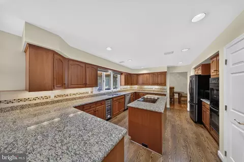 Kitchen - 13901 Mount Oak Ct, Bowie, MD 20721 photo 2 of 4