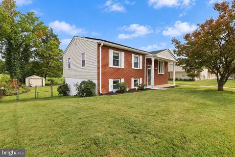 Exterior - 9410 Small Dr, Clinton, MD 20735 photo 2 of 12