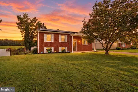 Exterior - 9410 Small Dr, Clinton, MD 20735 photo 6 of 12