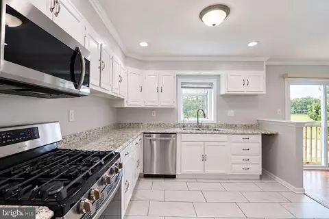 Kitchen - 9410 Small Dr, Clinton, MD 20735 photo 4 of 4