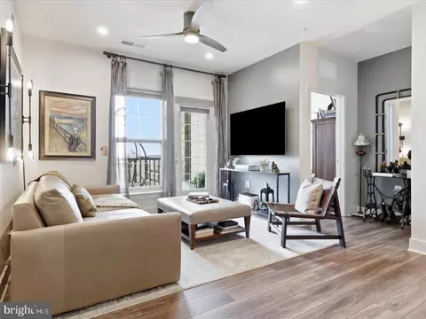 100 Saint Ives Pl #403, Oxon Hill, MD 20745