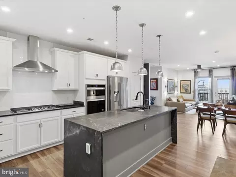 100 Saint Ives Pl #403, Oxon Hill, MD 20745