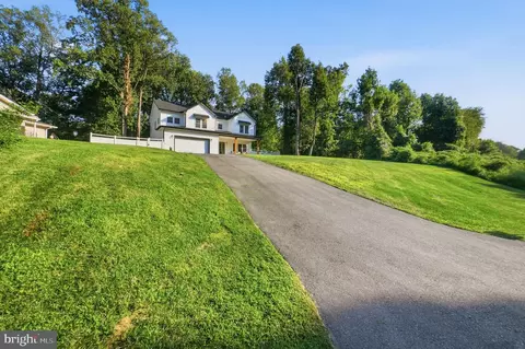 Exterior - 13231 Mockingbird Ln, Bowie, MD 20720 photo 7 of 9