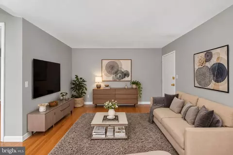 9272 Adelphi Rd #101, Hyattsville, MD 20783