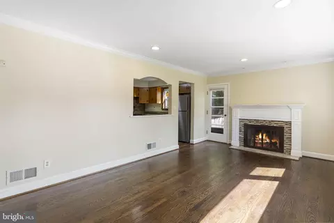 Living - 6004 Chris Mar Ave, Clinton, MD 20735 photo 1 of 5
