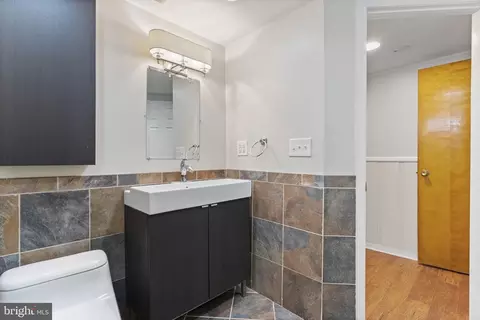 Bath - 6004 Chris Mar Ave, Clinton, MD 20735 photo 2 of 3