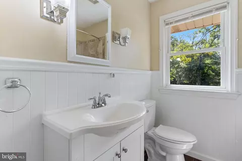 Bath - 6004 Chris Mar Ave, Clinton, MD 20735 photo 1 of 3