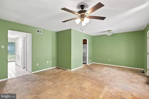 Living - 12003 Pheasant Run Dr, Laurel, MD 20708 photo 3 of 4