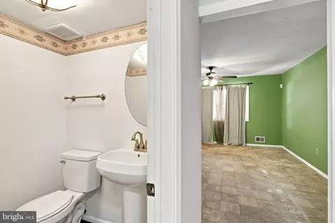 Entry Way - 12003 Pheasant Run Dr, Laurel, MD 20708 photo 3 of 4