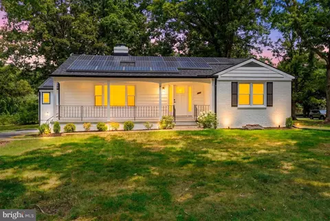 2608 Holly Dr, Fort Washington, MD 20744