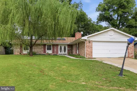7902 Claudia Dr, Oxon Hill, MD 20745