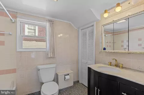 Bath - 4022 36th St, Mount Rainier, MD 20712 photo 1 of 3
