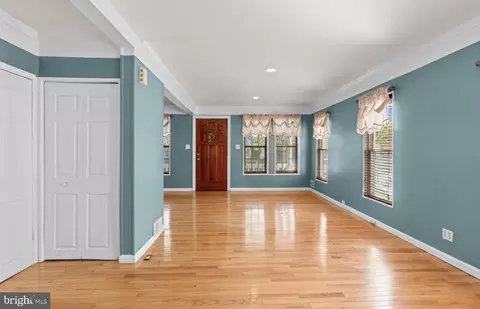 Entry Way - 4022 36th St, Mount Rainier, MD 20712 photo 2 of 5