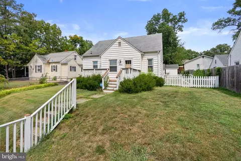 4810 Delaware St, College Park, MD 20740