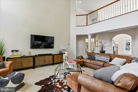 Living - 14604 Derrick Ct, Bowie, MD 20721 photo 2 of 4