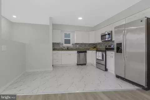 5004 Roanoke Pl, College Park, MD 20740