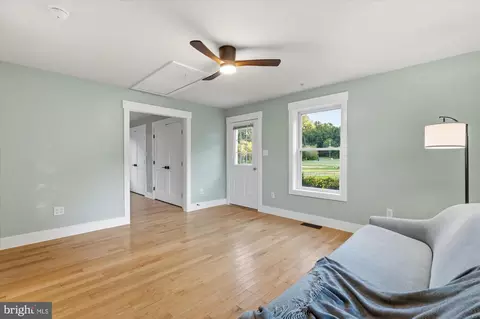 Living - 13717 Martin Rd, Brandywine, MD 20613 photo 2 of 2