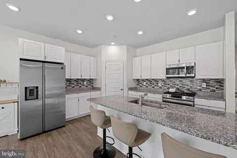Kitchen - 6119 Savannah Dr, Brandywine, MD 20613 photo 1 of 2