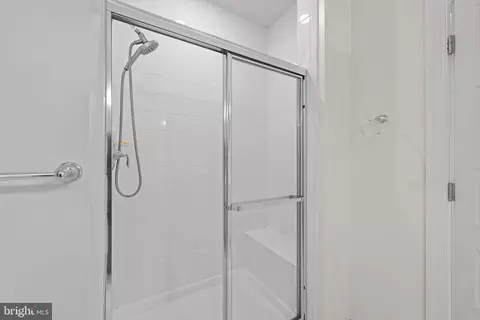 Bath - 6119 Savannah Dr, Brandywine, MD 20613 photo 1 of 2