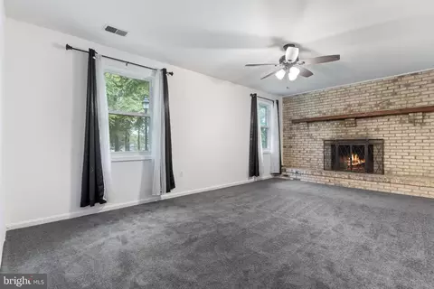 Living - 1433 10th St, Lanham, MD 20706 photo 4 of 6