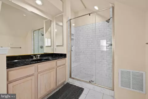 Bath - 10006 Enford Ct, Lanham, MD 20706 photo 1 of 2