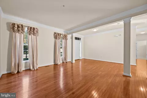 Living - 10006 Enford Ct, Lanham, MD 20706 photo 2 of 19